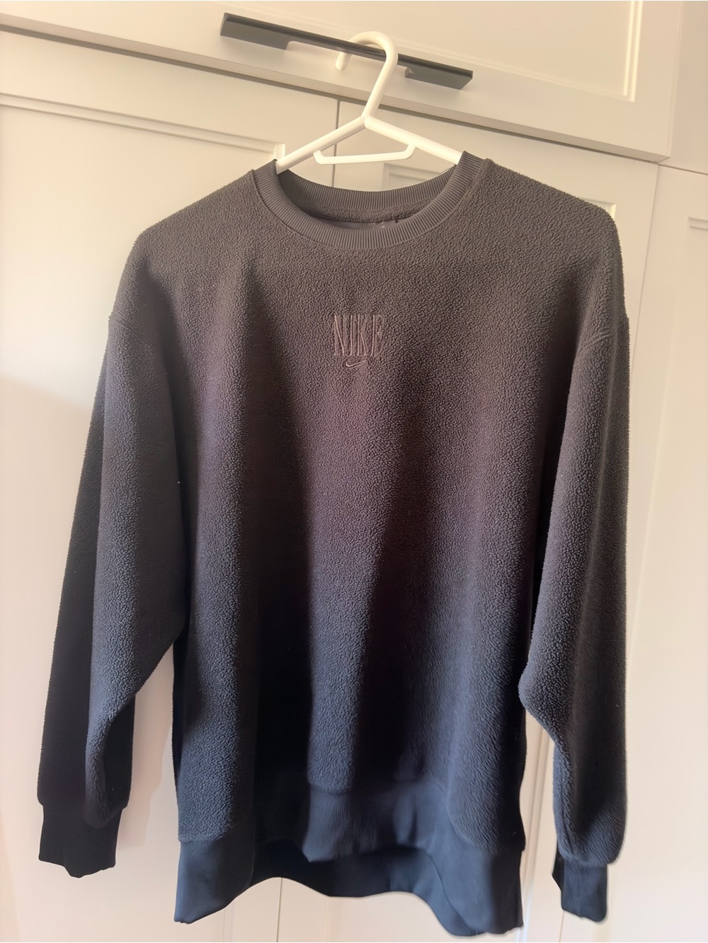 Nike Men's Dark Gray Crewneck Fleece Sweatshirt